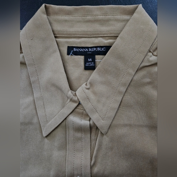 NWT - Banana Republic Khaki Twill Lyocell Utility Shirt - Size M - Picture 5 of 9
